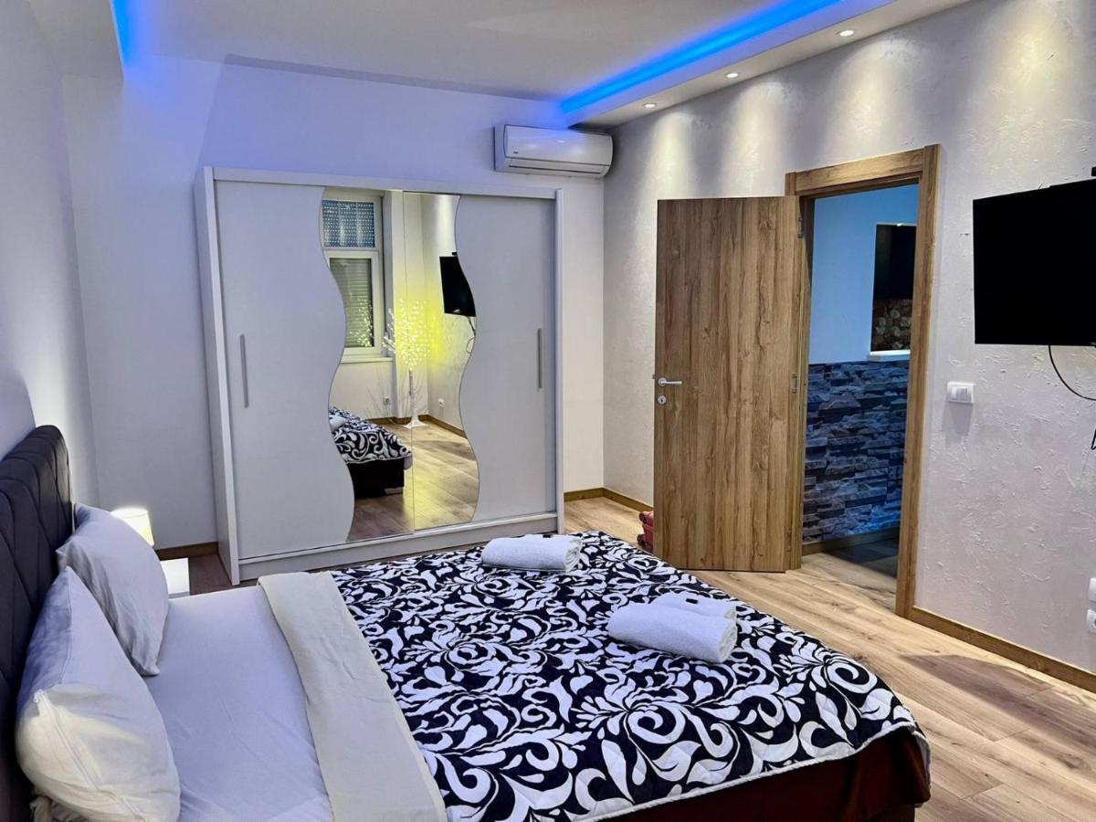 Hugo Bianca Lux Apartamento Belgrado Exterior foto
